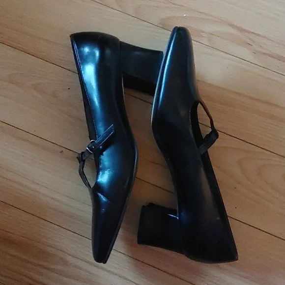 Shoes - Picture 2 of 2